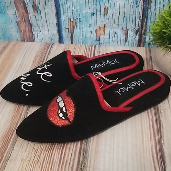 Memoi Bite Me Closed Toe Slippers - Picture 4 of 11